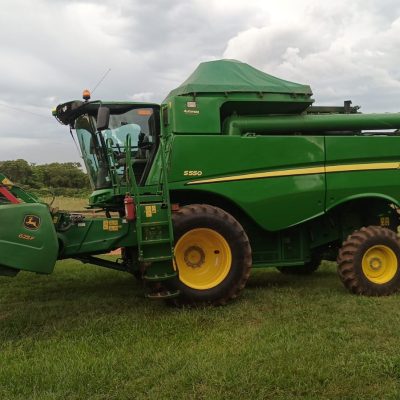 John Deere S550