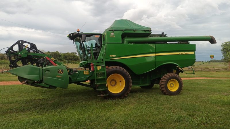 John Deere S550