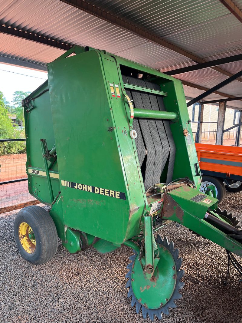 John Deere 385
