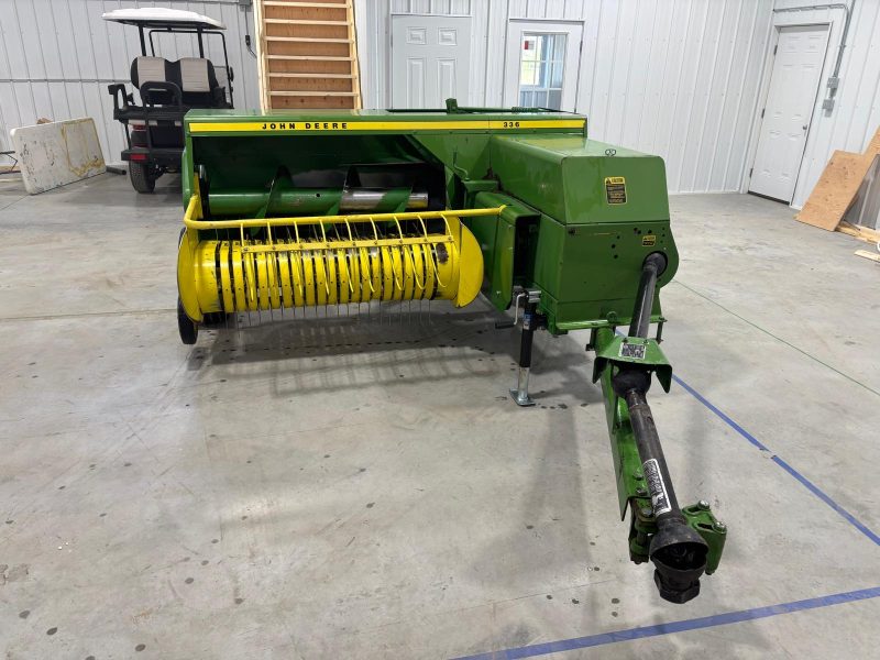 John Deere 336