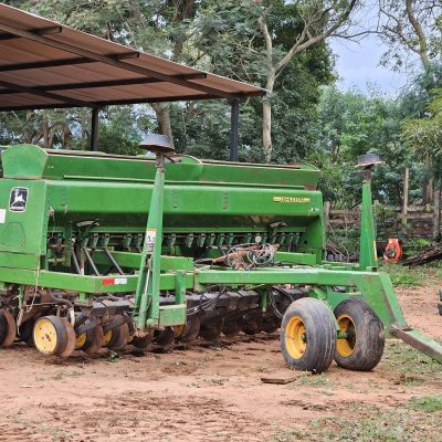 John Deere 750