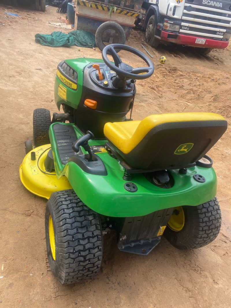 John Deere E110 - Imagen 4