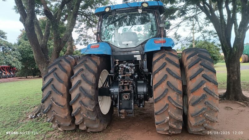 Tractor New Holland T7060 con Plantadora - Imagen 4