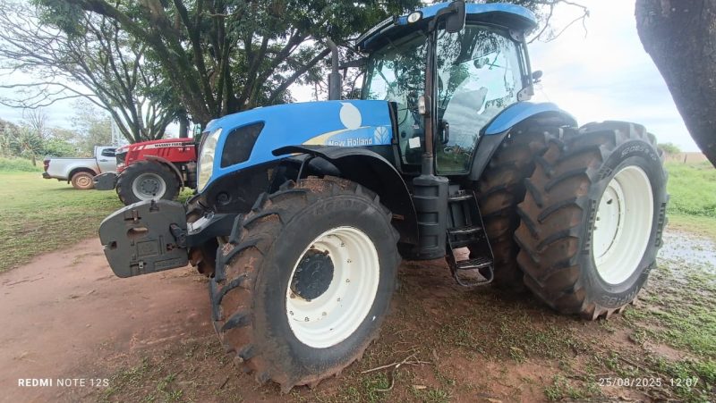 Tractor New Holland T7060 con Plantadora - Imagen 2